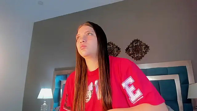 LiiaVelvet online show from December 19, 2025, 1:35 pm