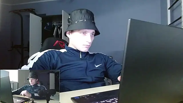 Poliglotjoe1 online show from February 5, 2026, 7:43 pm