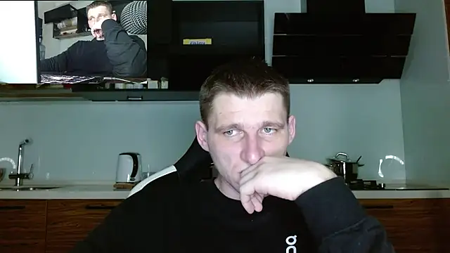 Poliglotjoe1 online show from March 1, 2026, 4:23 am