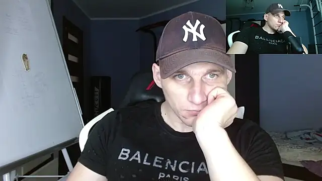 Snapshot of Poliglotjoe1 chatting on November 25, 2025, 5:46 pm Poliglotjoe1 online show from November 25, 2025, 5:46 pm