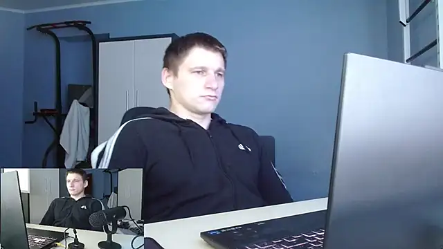 Poliglotjoe1 online show from February 2, 2026, 7:51 am