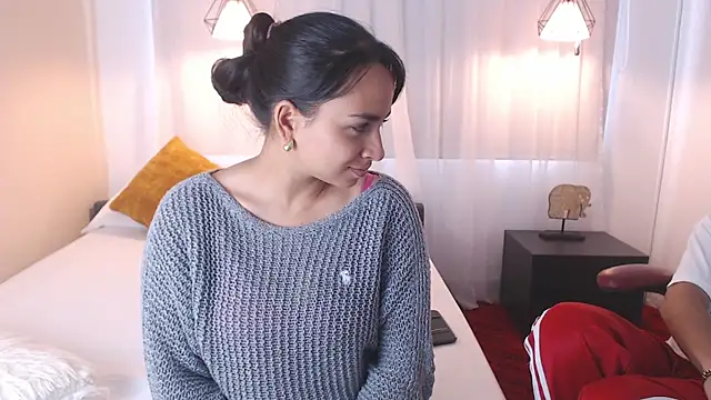 MiaRosy ValentinoRussel online show from November 29, 2025, 7:25 pm