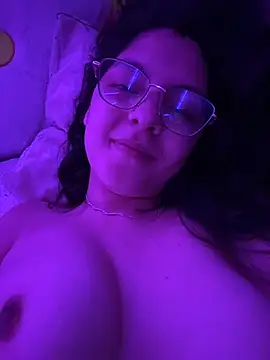 Snapshot of _MileyBerry chatting on November 26, 2025, 8:31 pm MileyBerry online show from November 26, 2025, 8:31 pm