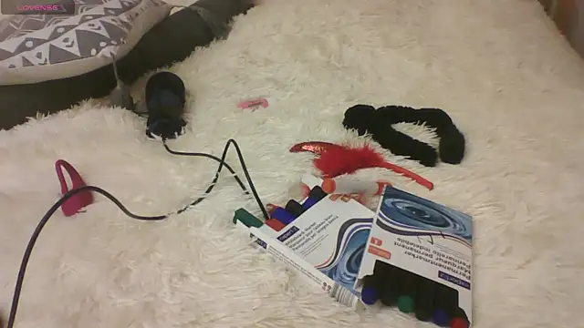 LisaHoneyLisa online show from December 3, 2025, 6:07 pm