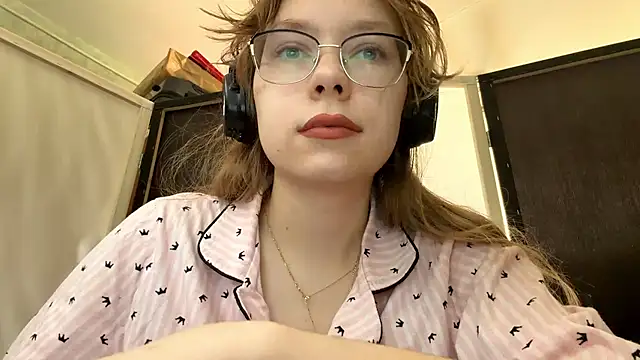 LouettaTornese online show from November 23, 2025, 8:13 am