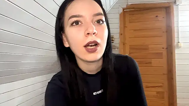 KiyokoEeds online show from November 24, 2025, 10:04 am