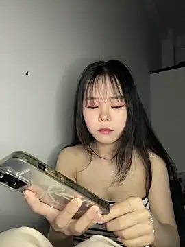 Snapshot of Kiee-lee chatting on March 7, 2026, 2:33 pm Kiee-lee online show from March 7, 2026, 2:33 pm