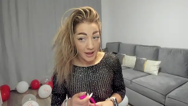 rossana doll online show from February 16, 2026, 5:50 am