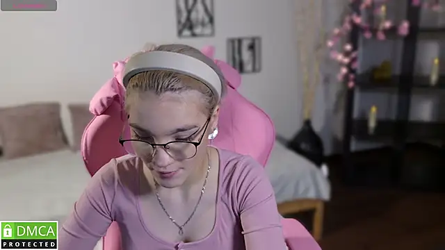 Snapshot of Megan_Lora chatting on November 25, 2025, 7:30 am Megan Lora online show from November 25, 2025, 7:30 am