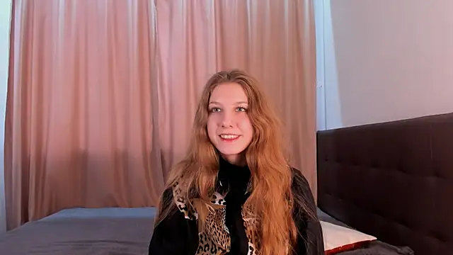 HazeLuneth online show from February 17, 2026, 6:33 am