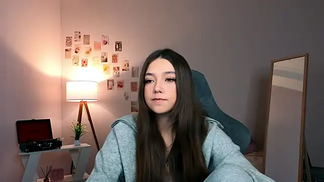 Snapshot of Vexorine chatting on February 12, 2026, 7:57 pm Vexorine online show from February 12, 2026, 7:57 pm