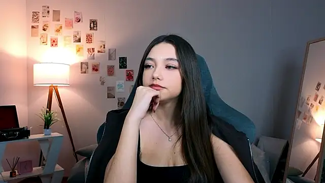 Snapshot of Vexorine chatting on February 28, 2026, 7:24 pm Vexorine online show from February 28, 2026, 7:24 pm