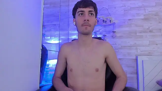 Emir Ozan  online show from February 4, 2026, 7:09 pm