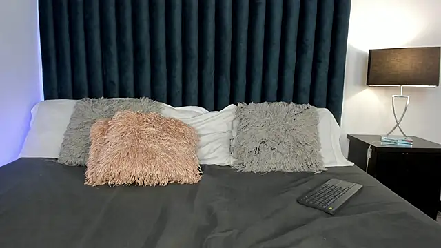 Snapshot of SilvanaCortes chatting on December 3, 2025, 8:52 pm SilvanaCortes online show from December 3, 2025, 8:52 pm