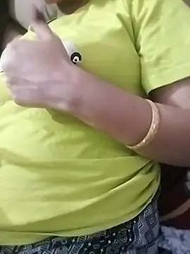 Priya Sharma04 online show from May 23, 2026, 7:02 pm
