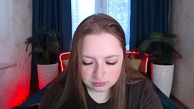 GirlPlayer online show from April 7, 2026, 8:38 am