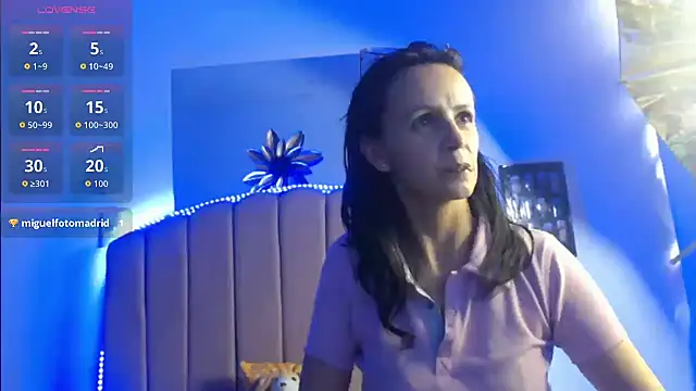 Snapshot of Juliana__lx chatting on December 15, 2025, 1:17 pm Juliana lx online show from December 15, 2025, 1:17 pm