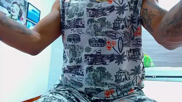 Snapshot of Hot_Latino_x chatting on January 18, 2026, 12:41 pm Hot Latino x online show from January 18, 2026, 12:41 pm