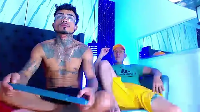 Snapshot of Hot_Latino_x chatting on December 15, 2025, 7:20 pm Hot Latino x online show from December 15, 2025, 7:20 pm