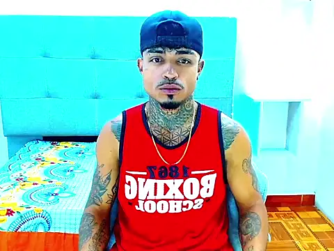 Snapshot of Hot_Latino_x chatting on February 12, 2026, 12:38 pm Hot Latino x online show from February 12, 2026, 12:38 pm