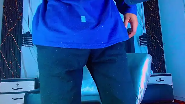 Snapshot of Hot_Latino_x chatting on February 17, 2026, 12:35 pm Hot Latino x online show from February 17, 2026, 12:35 pm