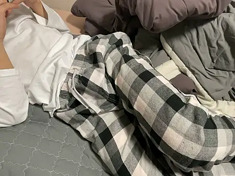   kim online show from December 3, 2025, 1:21 pm