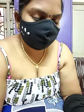 Snapshot of Paru_Tamil_Ponnu chatting on November 28, 2025, 10:59 am Paru Tamil Ponnu online show from November 28, 2025, 10:59 am