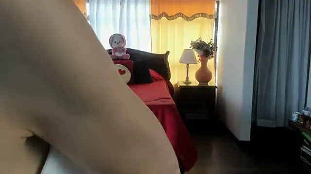 Snapshot of Charlotte-Willson chatting on March 25, 2026, 6:40 pm Charlotte-Willson online show from March 25, 2026, 6:40 pm