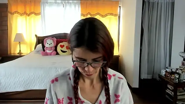 Snapshot of Charlotte-Willson chatting on March 6, 2026, 8:59 pm Charlotte-Willson online show from March 6, 2026, 8:59 pm