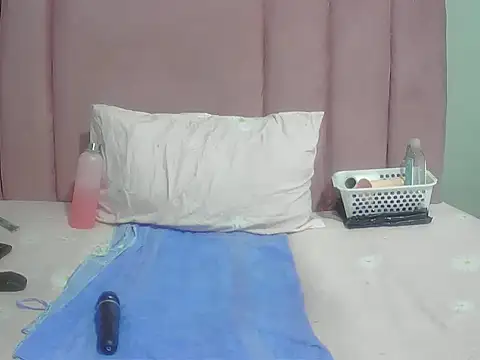 Snapshot of Cherrydollx chatting on May 11, 2026, 4:04 pm Cherrydollx online show from May 11, 2026, 4:04 pm