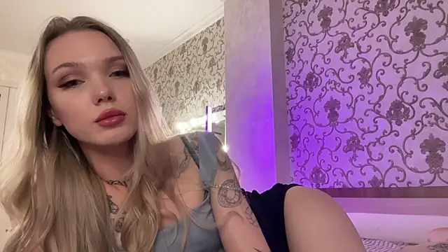 Amelly 04Sun online show from December 4, 2025, 7:13 pm