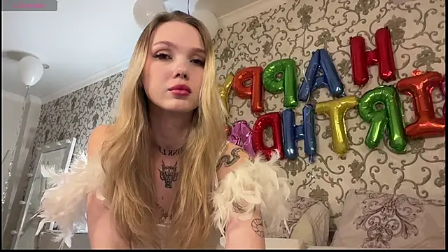 Amelly 04Sun online show from December 15, 2025, 6:25 pm