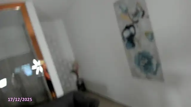 MafeArias23 online show from December 17, 2025, 1:16 pm