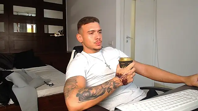 Snapshot of ElijahThorne chatting on February 4, 2026, 9:48 am ElijahThorne online show from February 4, 2026, 9:48 am