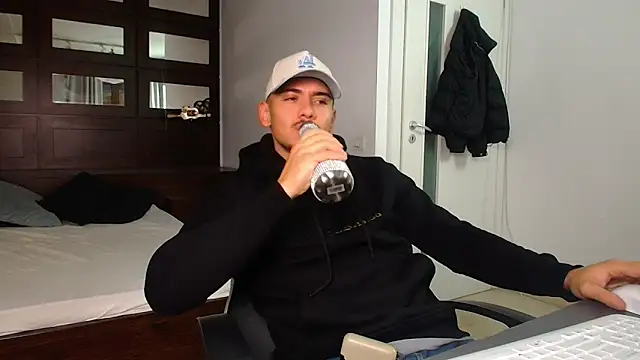 Snapshot of ElijahThorne chatting on February 9, 2026, 5:49 am ElijahThorne online show from February 9, 2026, 5:49 am