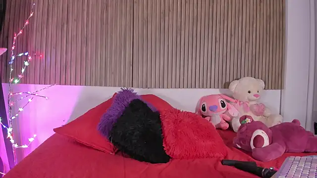 Hayley-Fox online show from February 8, 2026, 1:03 am