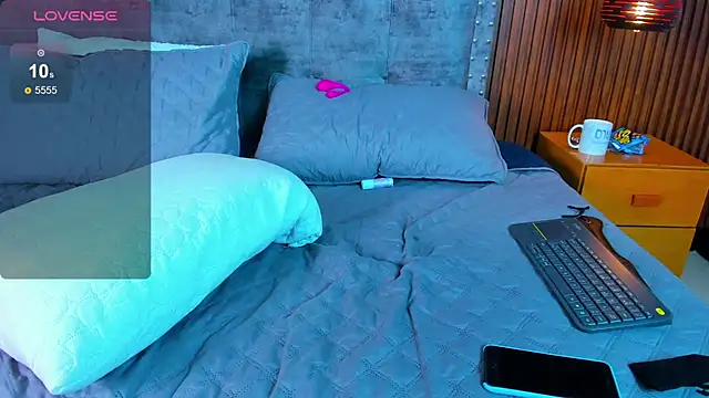 alan bless18 online show from November 27, 2025, 7:14 pm