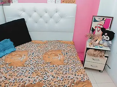 xwetdreamsx online show from March 30, 2026, 8:21 pm