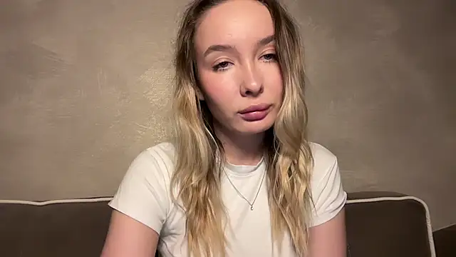 Snapshot of keeendall chatting on December 4, 2025, 11:15 pm keeendall online show from December 4, 2025, 11:15 pm