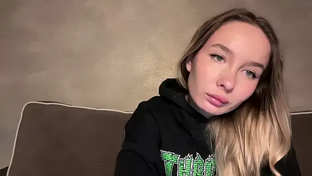 Snapshot of keeendall chatting on December 1, 2025, 8:21 pm keeendall online show from December 1, 2025, 8:21 pm