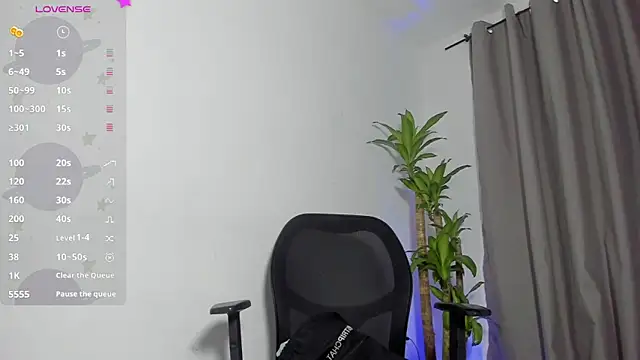 Catty Noir online show from November 27, 2025, 9:37 pm