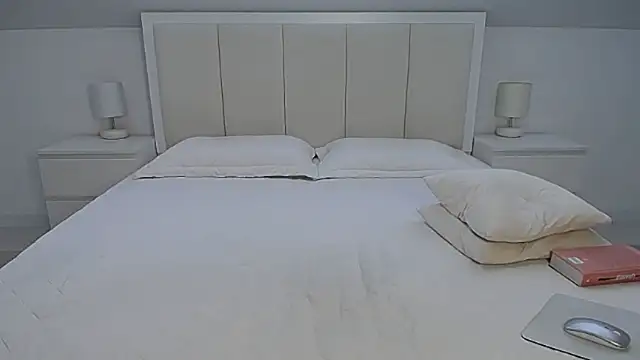 Snapshot of Milena29 chatting on March 16, 2026, 5:37 am Milena29 online show from March 16, 2026, 5:37 am