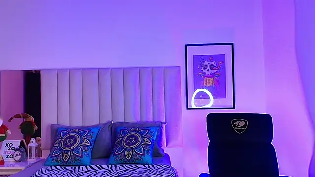 Mara Wolf01 online show from November 28, 2025, 7:47 pm