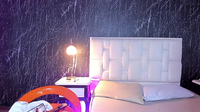 ClarissaMorreti online show from November 28, 2025, 2:28 pm