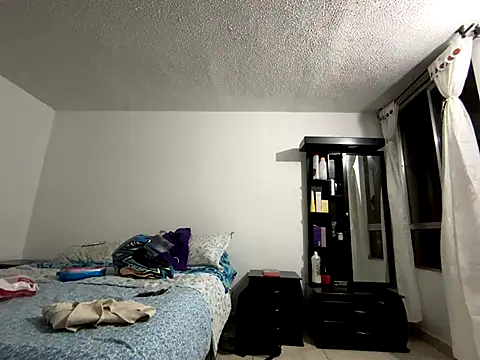 LyaRose online show from November 28, 2025, 1:17 am