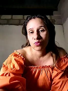 Snapshot of MIA-LARIOS chatting on January 18, 2026, 3:43 am MIA-LARIOS online show from January 18, 2026, 3:43 am