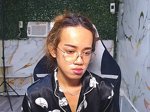 Snapshot of imadriana12 chatting on November 27, 2025, 6:25 am imadriana12 online show from November 27, 2025, 6:25 am