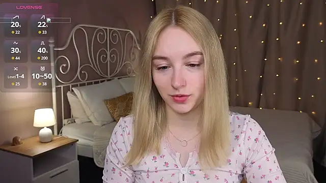 Snapshot of Shy_Polly chatting on May 9, 2026, 12:03 am Shy Polly online show from May 9, 2026, 12:03 am