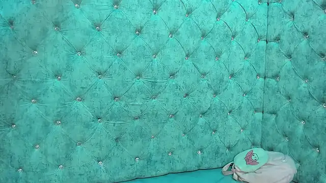 CharlotteStuart online show from March 13, 2026, 4:23 pm