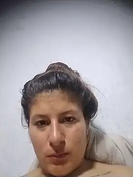 Snapshot of AnaMaria-12 chatting on December 16, 2025, 10:14 pm AnaMaria-12 online show from December 16, 2025, 10:14 pm